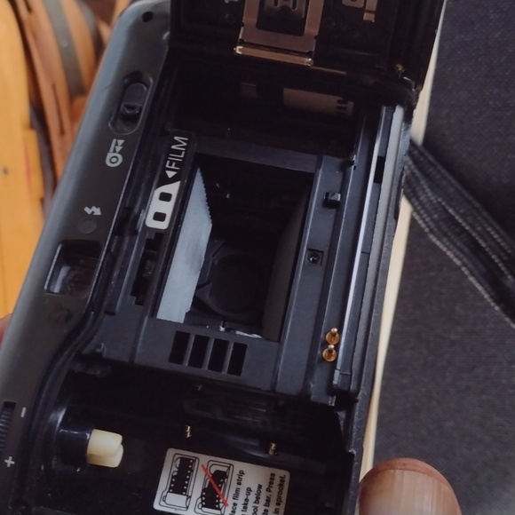 Polaroid 3000AF Black Camera - Picture 3 of 3